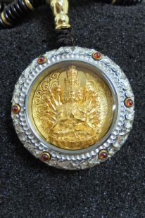 Sterling Silver. 1000 Arms Avalokiteshvara /Mani gilt gold statue pendant.